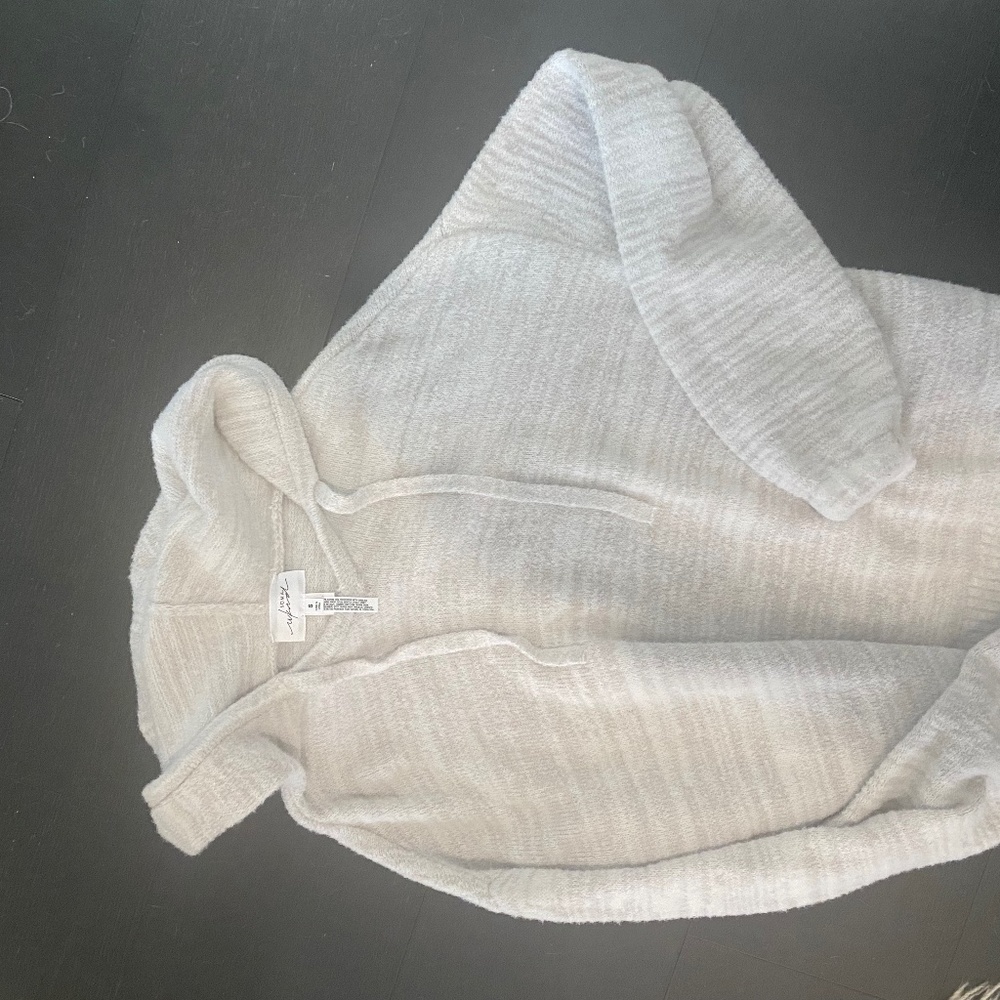 SOMA weekend Hooded Sweater